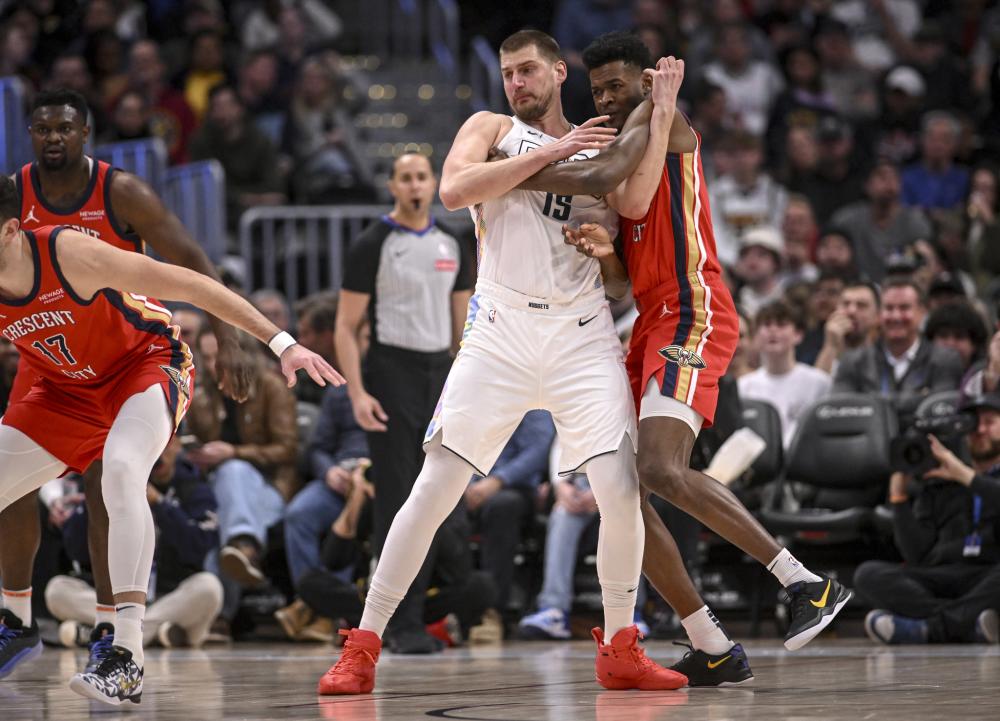 更是稳坐主 更是稳坐主